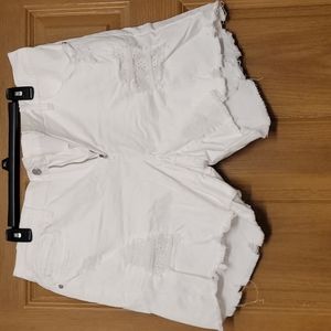 Judy Blue white denim shorts
